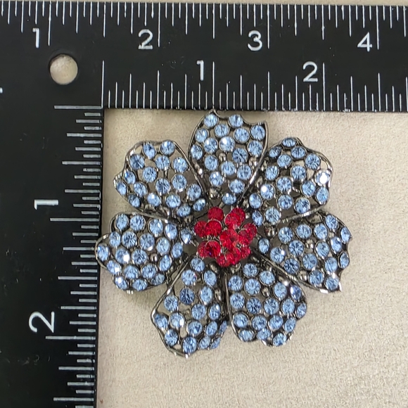Vintage Silver with Red and Blue Crystal Rhinestone Flower Brooch Pin - Picture 6 of 6